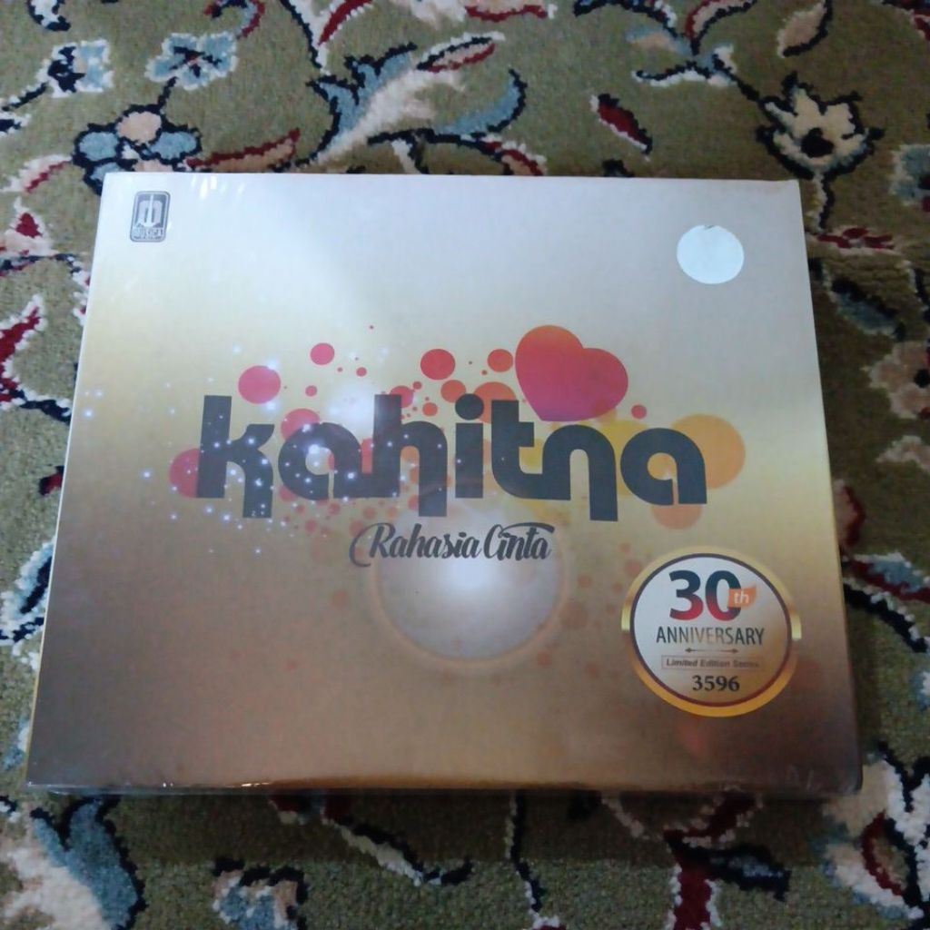 CD KAHITNA - Rahasia Cinta ( SEGEL )
