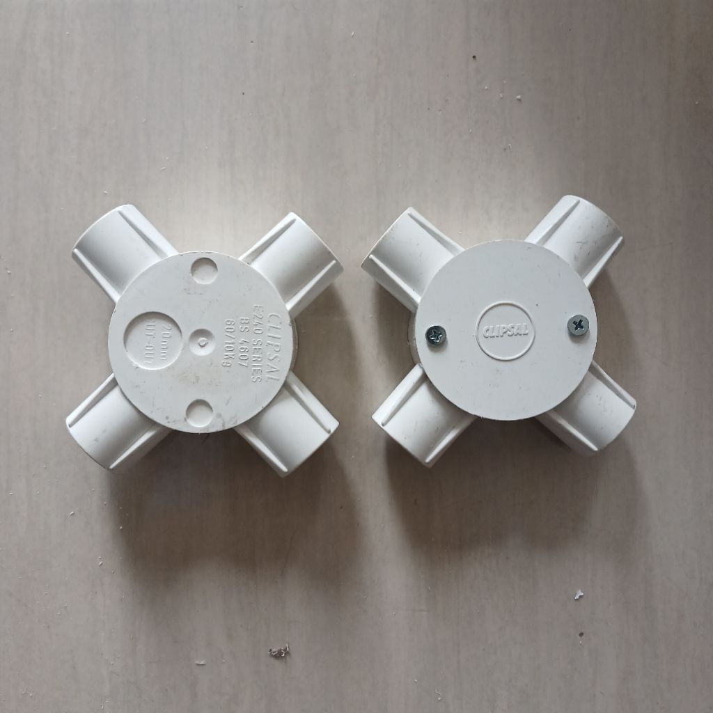 T dus Cabang 4 Clipsal 25mm Putig / Cross dus cabang 4 25mm Clipsal putih