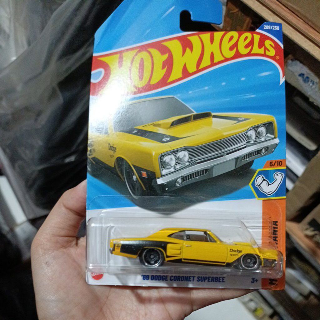 up 27 HOT WHEELS ORIGINAL 69 DODGER CORONET KUNING HOT WHEELS