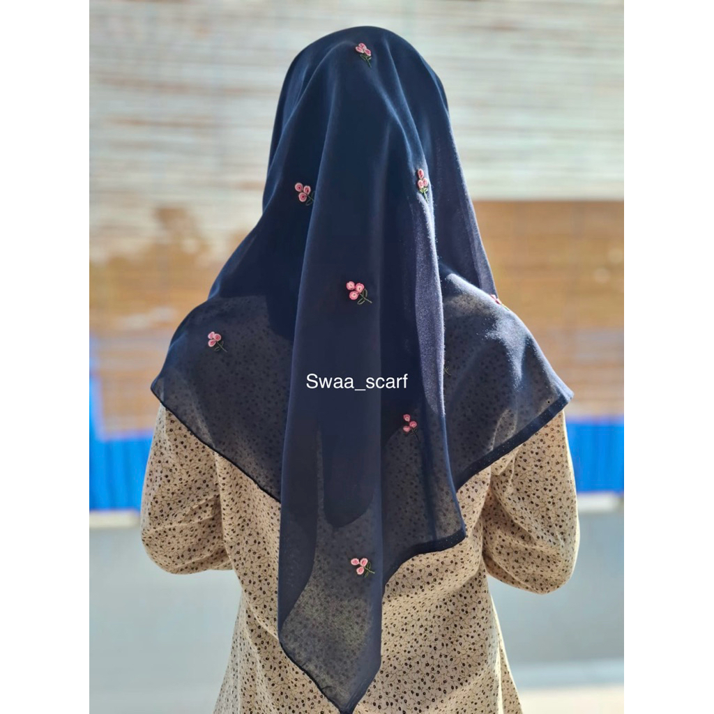 SWAASCARF DAILY HIJAB. HIJAB VARISHA OLD MOTIF SULAM TULIP// KRUDUNG PARIS JADUL SEGI EMPAT 110x110c