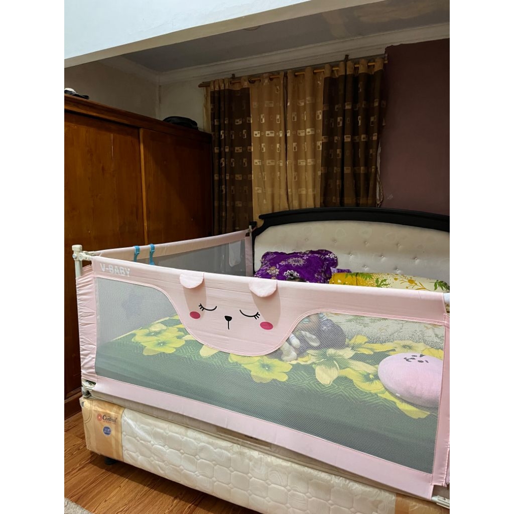PRELOVED BEDRAIL BAYI V-BABY