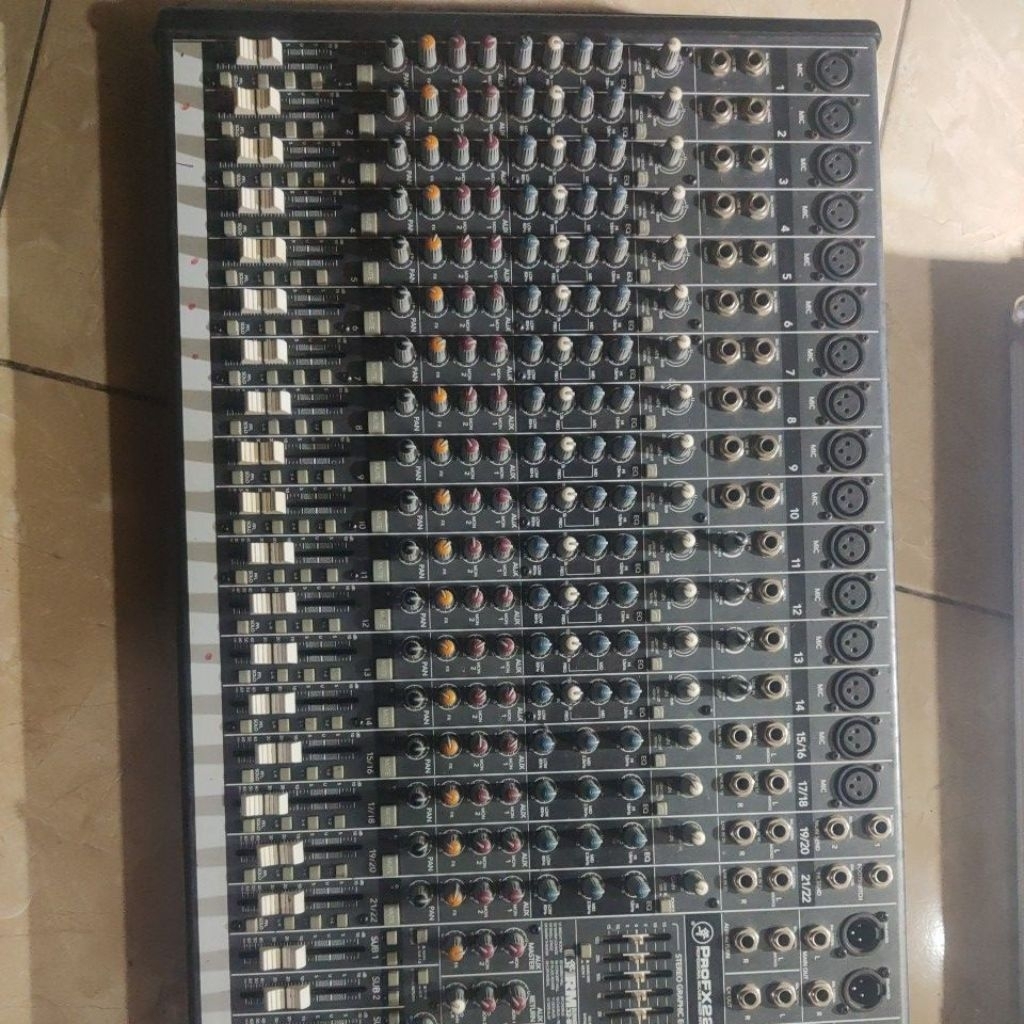 mixer mackie Pro FX 22 (second)