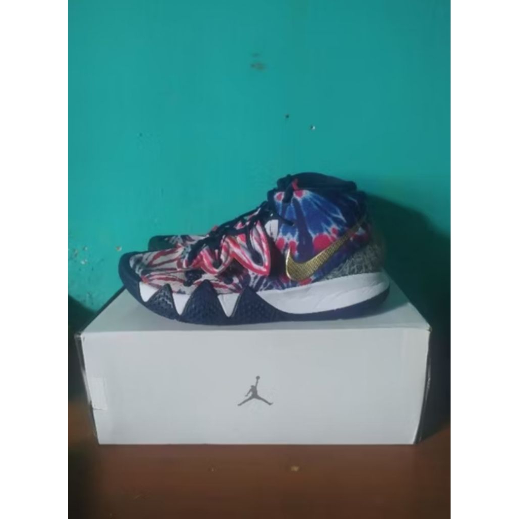 sepatu basket second size 42.5 nike kyrie hybrid s2 "what the usa"