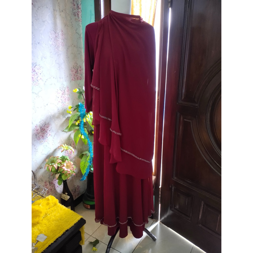 Gamis Set Syar’i Mewah Warna Marun