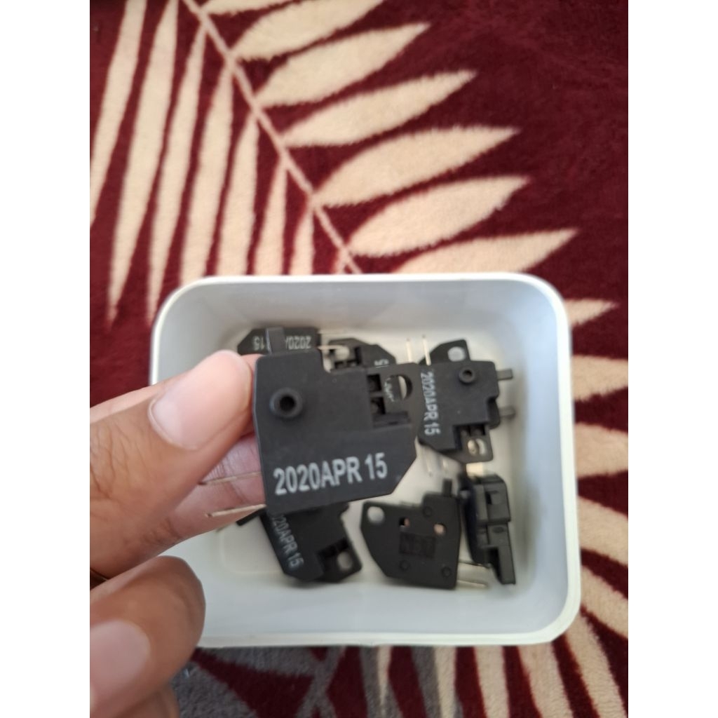 Switch rem depan supra