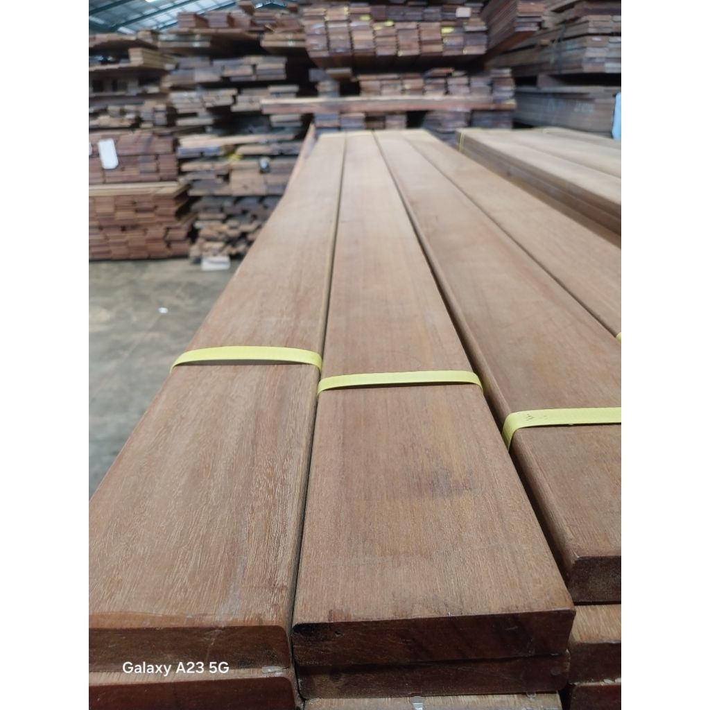 Decking kayu ulin kalimantan polos /tutup chamber kolam lebar 9 cm panjang 110-200