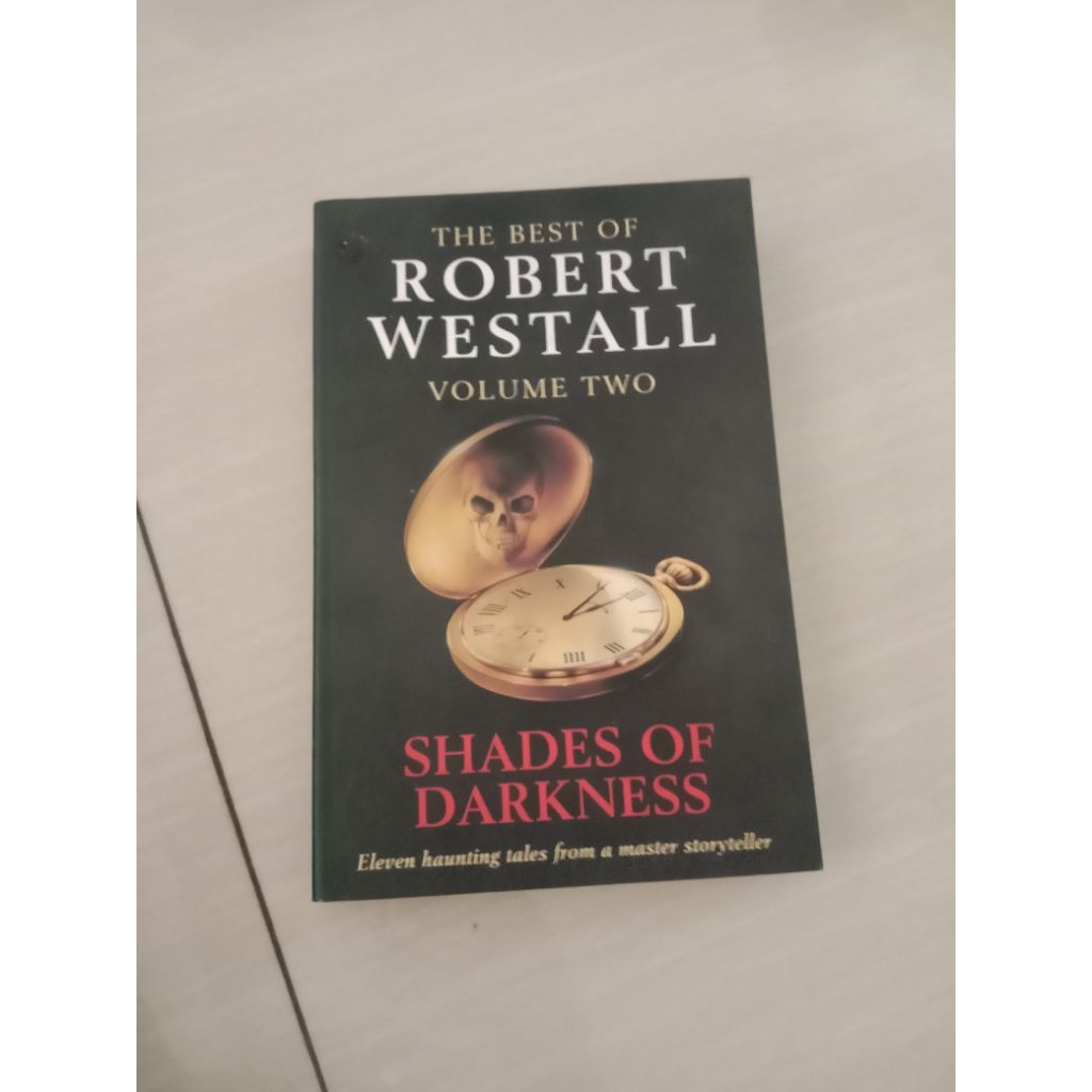 SHADES OF DARKNESS By Robert Westall