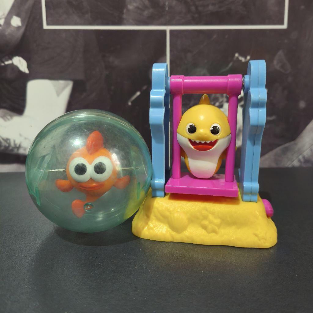 Mainan KFC Chaki Meal Baby Shark Original