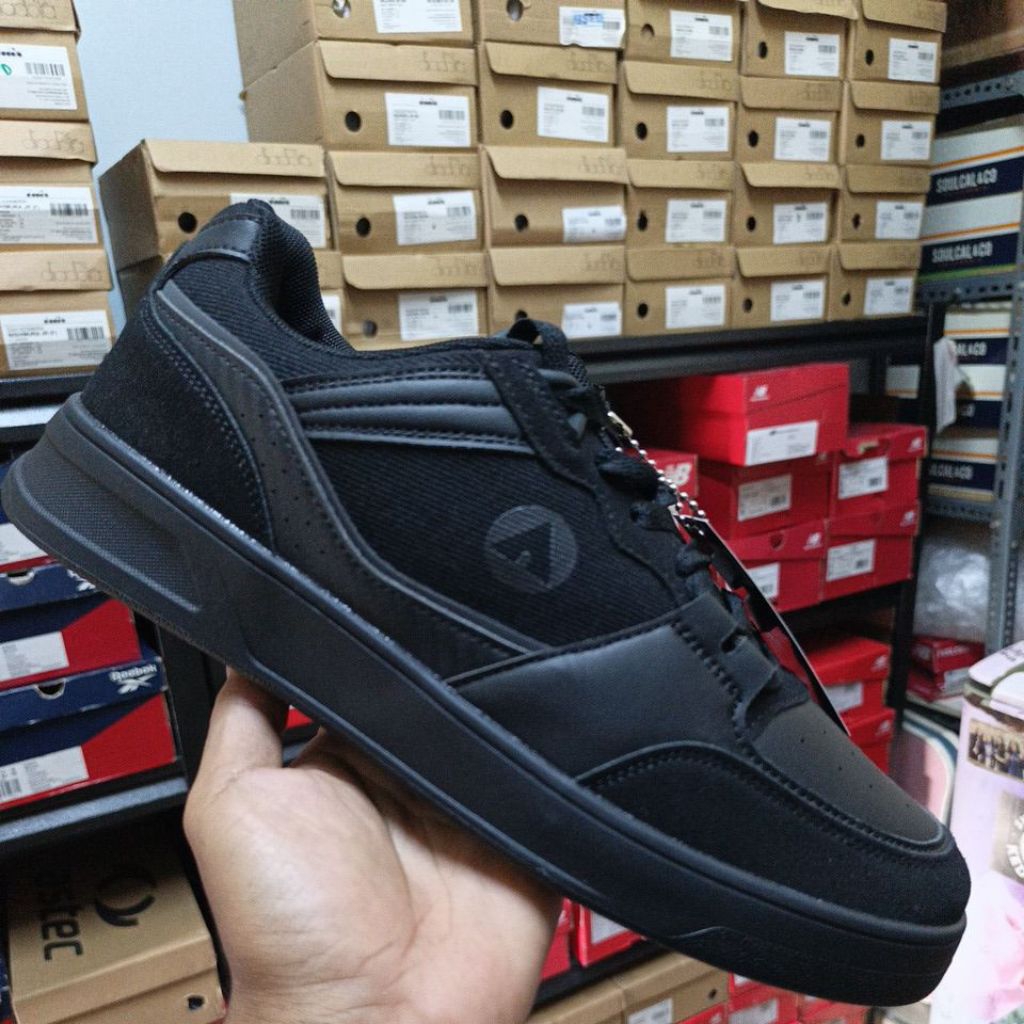 Size 43 | Sneaker's Pria Airwalk Clayton - Full Black Original
