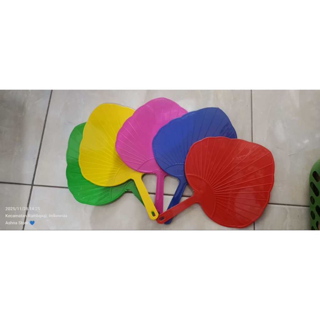 Kipas tangan plastik / kipas tangan love / kipas plastik / kipas sate