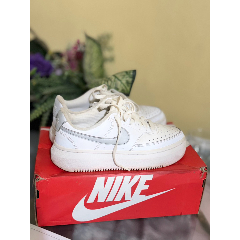 preloved sepatu sneakers Nike court vision alta uk 40