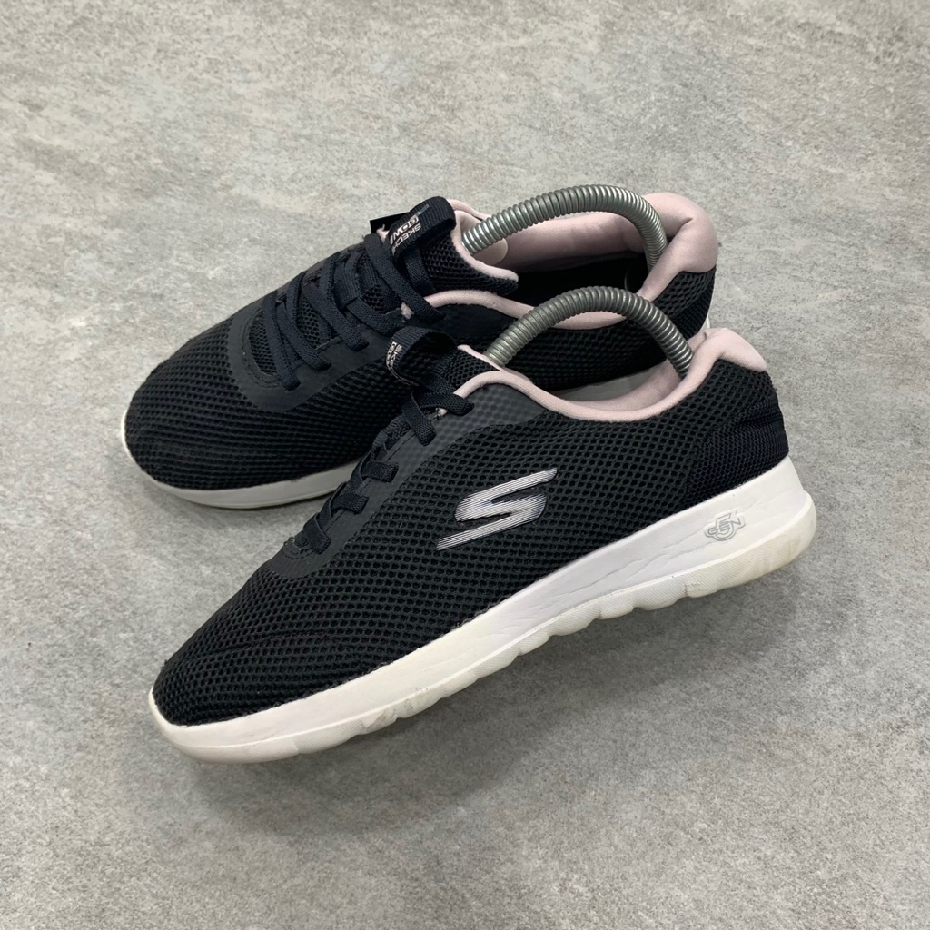 Skechers Go Walk Joy