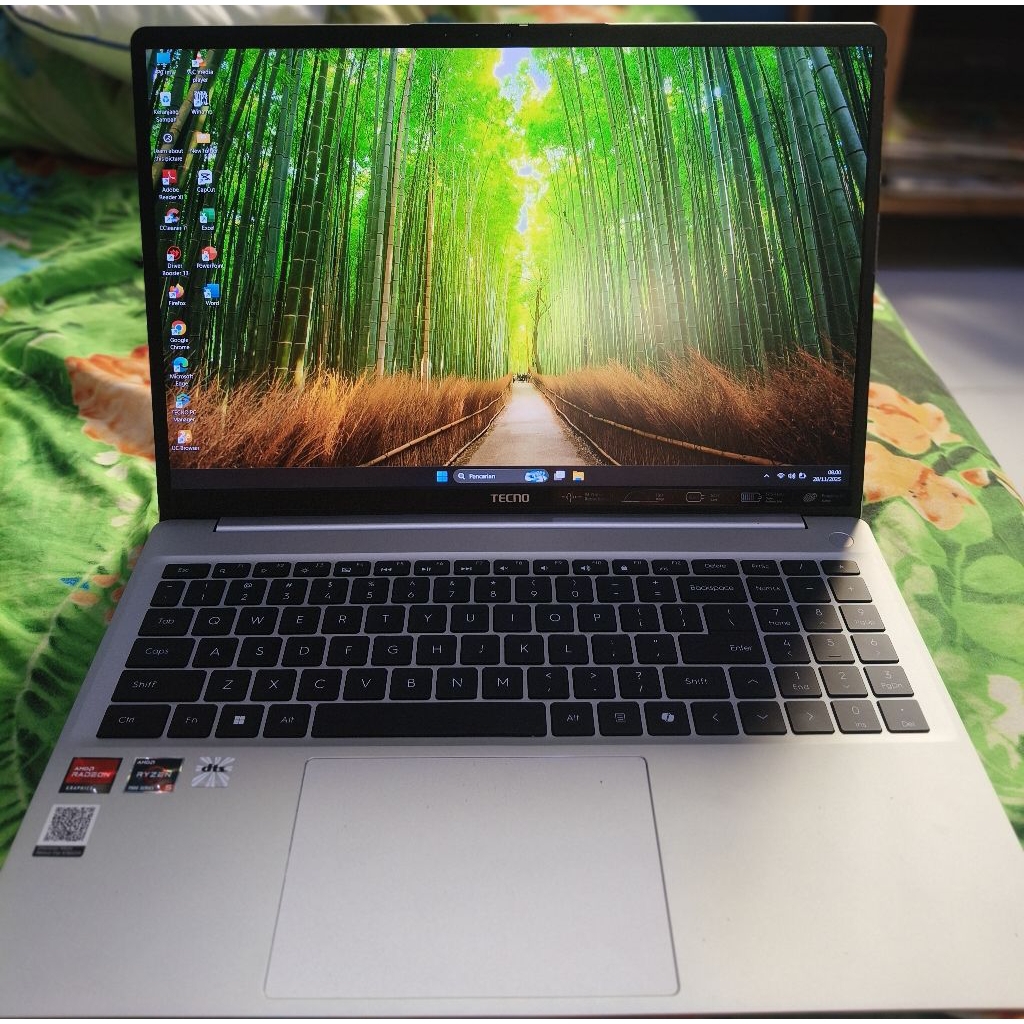 Laptop TECNO Megabook K16S AMD RYZEN 5 7430U