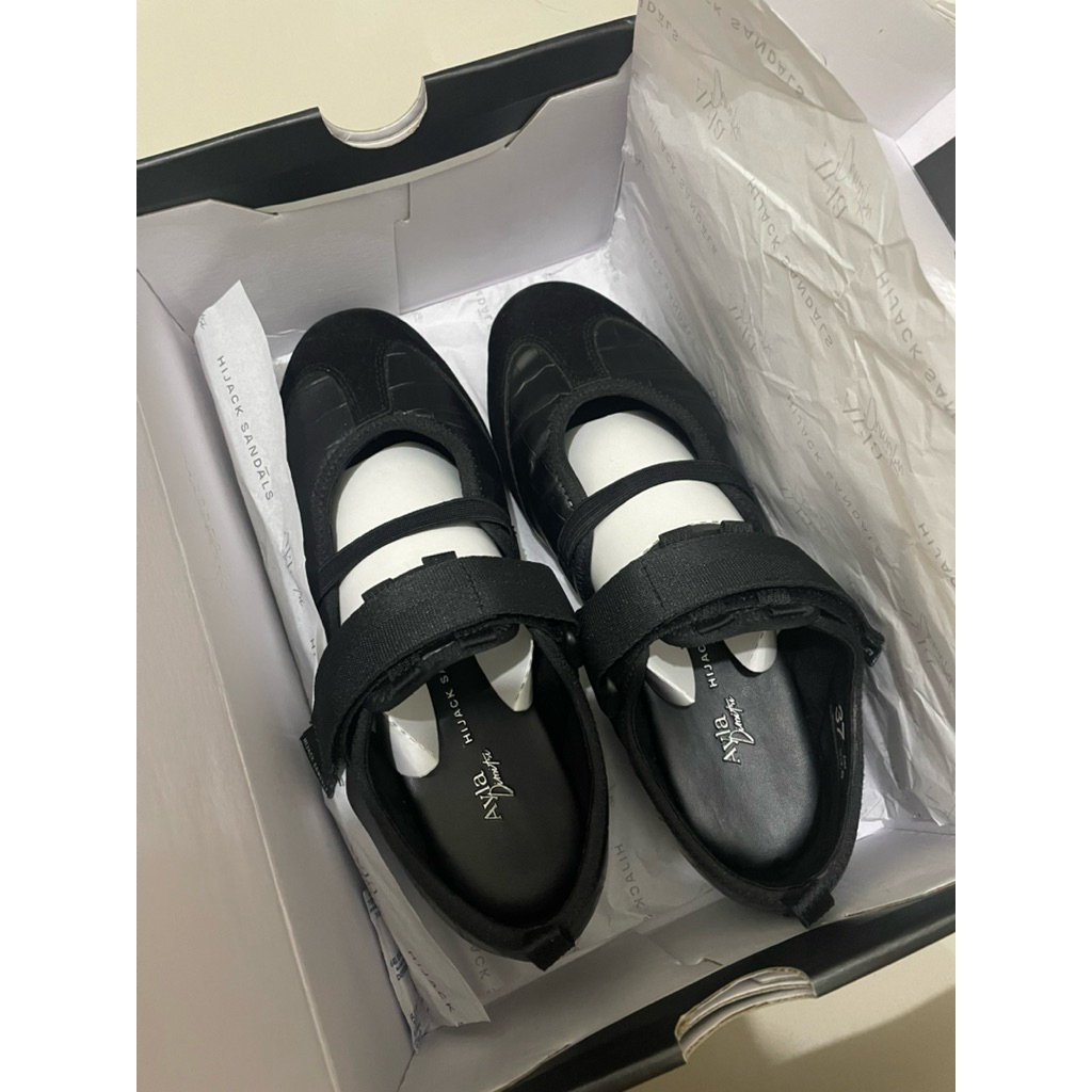 Twyla Crocoo - Hijack Sandals