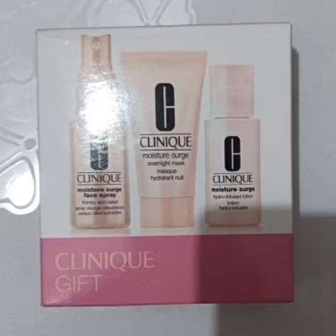 CLINIQUE MOISTURE SURGE PACKAGE