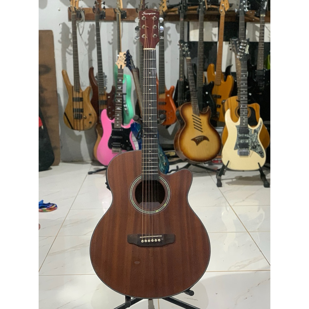 gitar akustik elektrik merk scorpion orginal