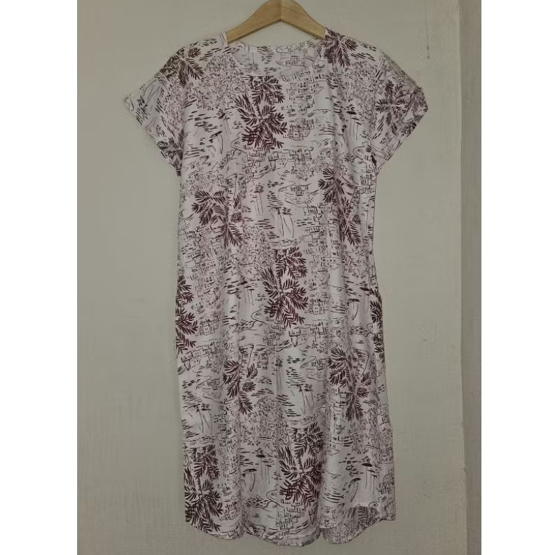 Daster Bali warna garis merah marun dasarnya putih