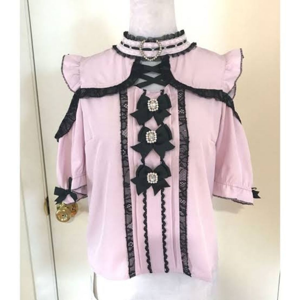 [WTS/PRELOVED] JIRAI KEI TOP BLOUSE PINK BLACK LIZ LISA DXPE TA0BAO