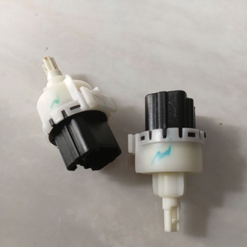 switch saklar ac bagian tengah suzuki apv ertiga original
