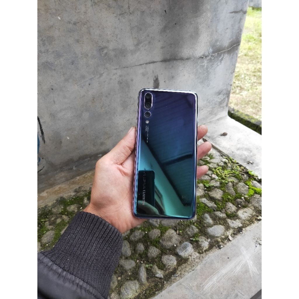 Huawei p20pro 6/128 minus lcd saja.baca deskripsi