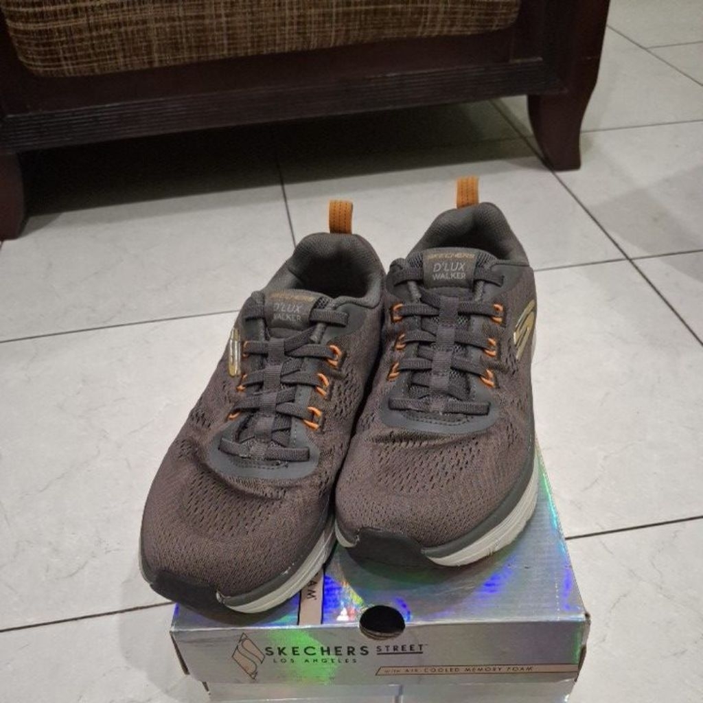SKECHERS D LUX WALKER MAN