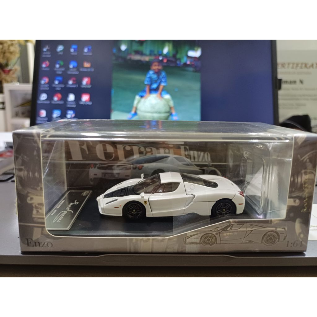 (NEGO) King Model Ferrari Enzo Sealed