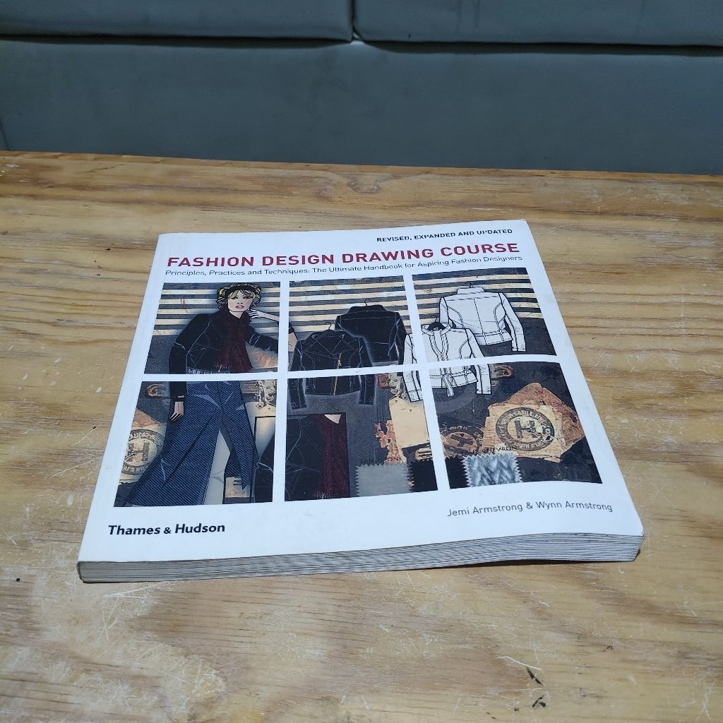 Buku Fashion Design Drawing Course