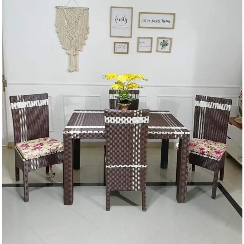 Meja makan kursi 4 rotan sintetis