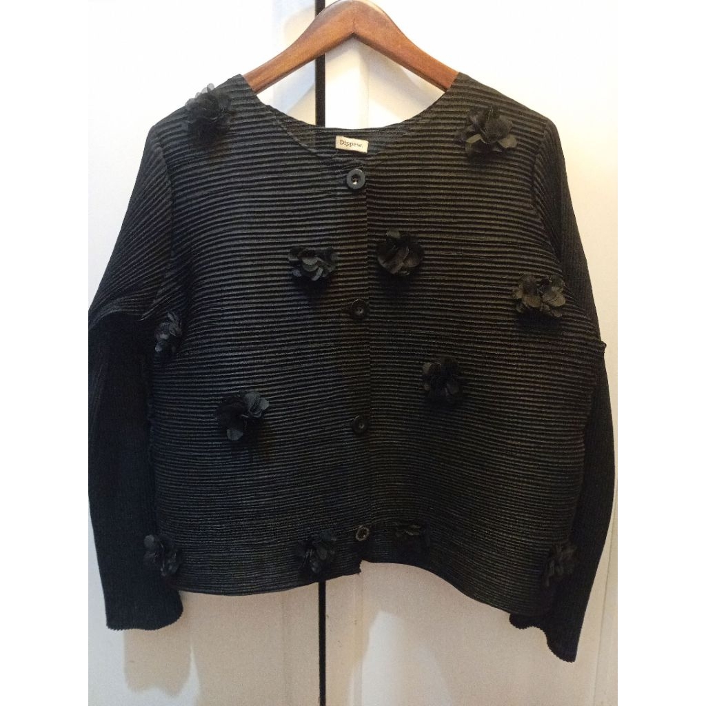 Preloved Pleats Premium Black 3D