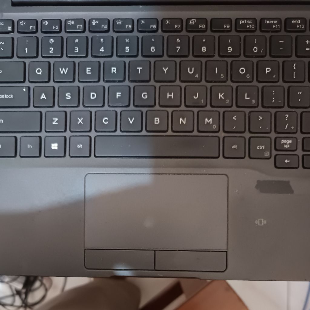 Laptop Buntung Core i7 Gen 8 Dell Latitude 7300 DDR4