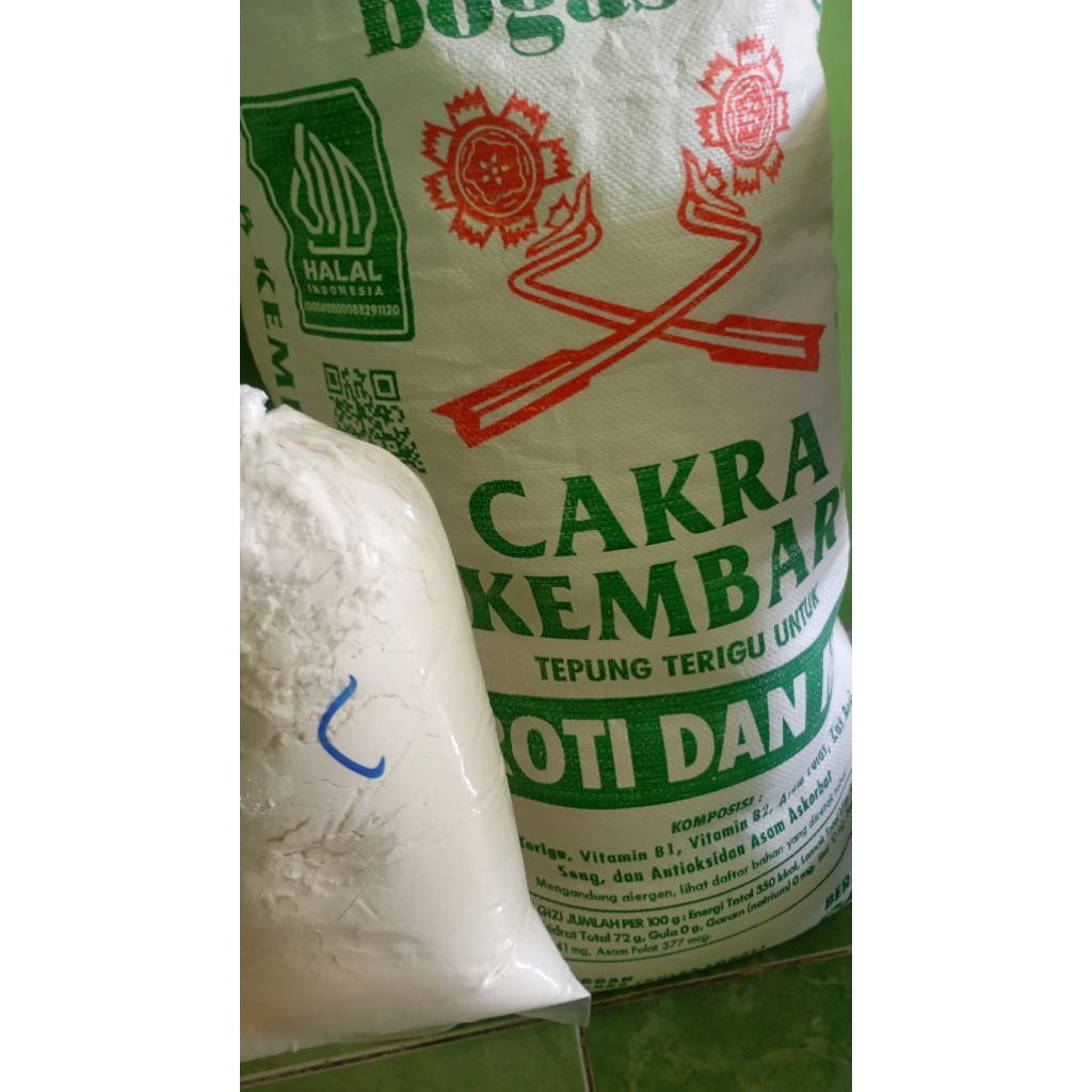 Tepung Cakra curah Cakra kembar