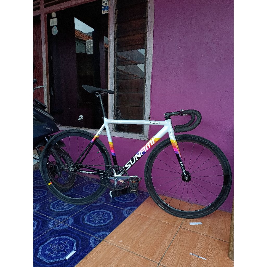 Sepeda fixie tsunami snm100