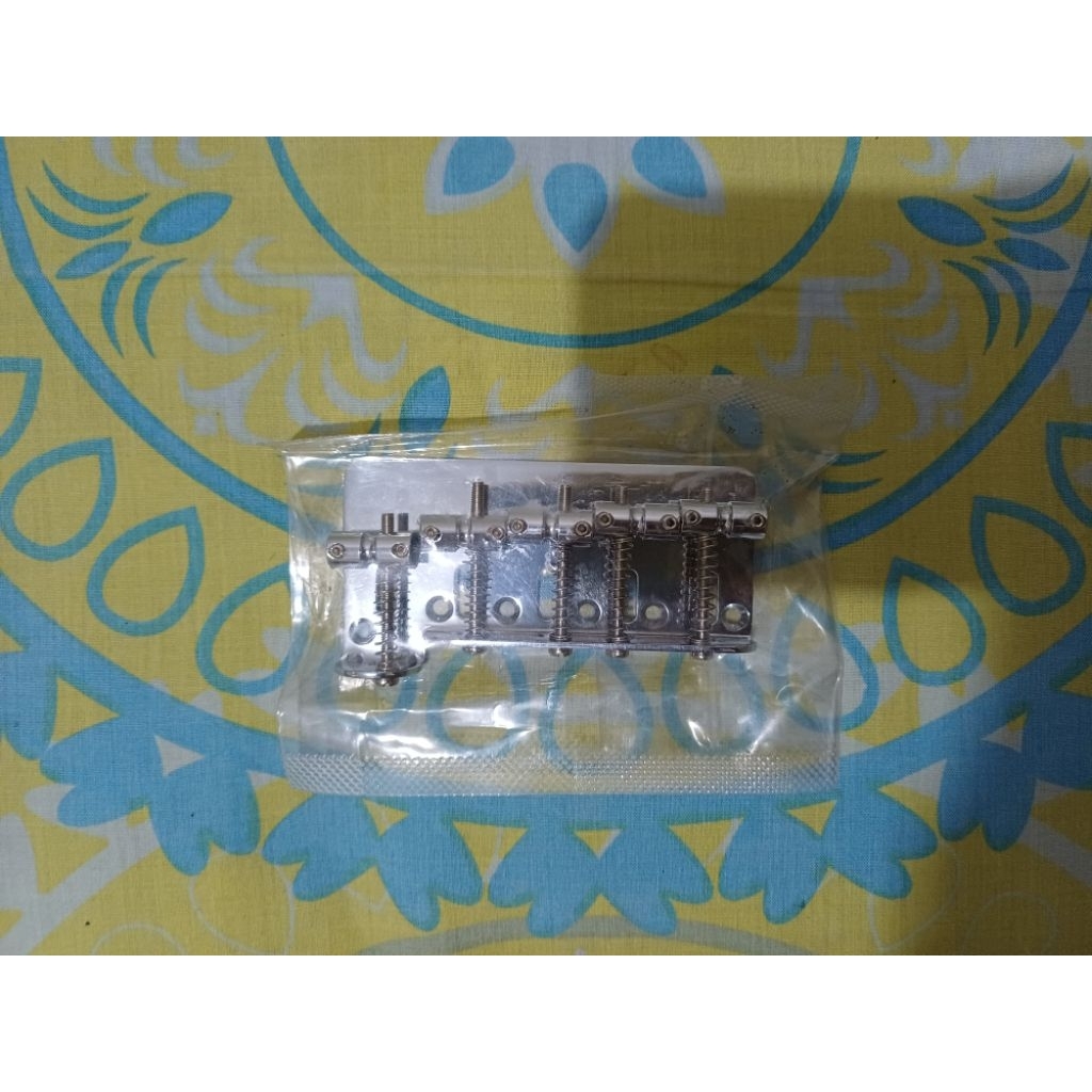 Bridge Bass Yamaha BB435 5 string