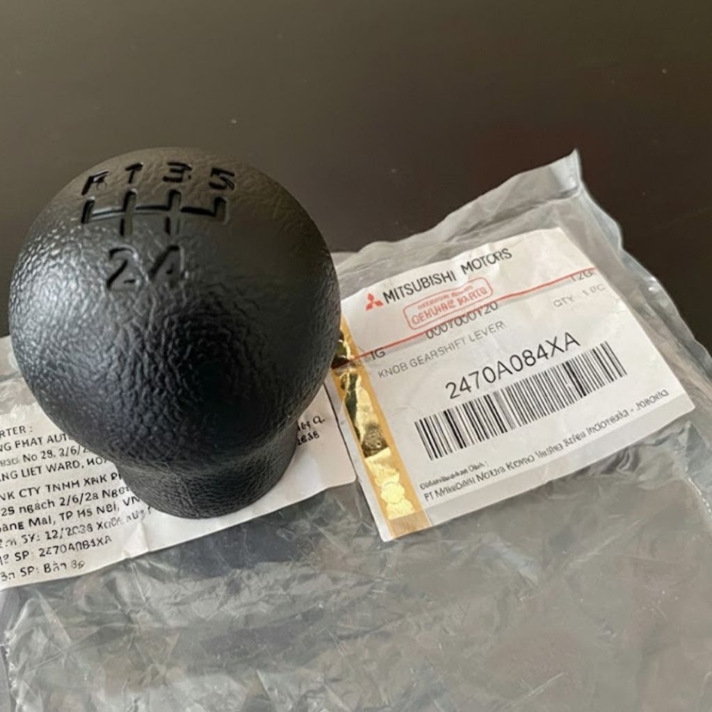 Shift Knob Tuas Persneling Manual Mitsubishi XPANDER Original