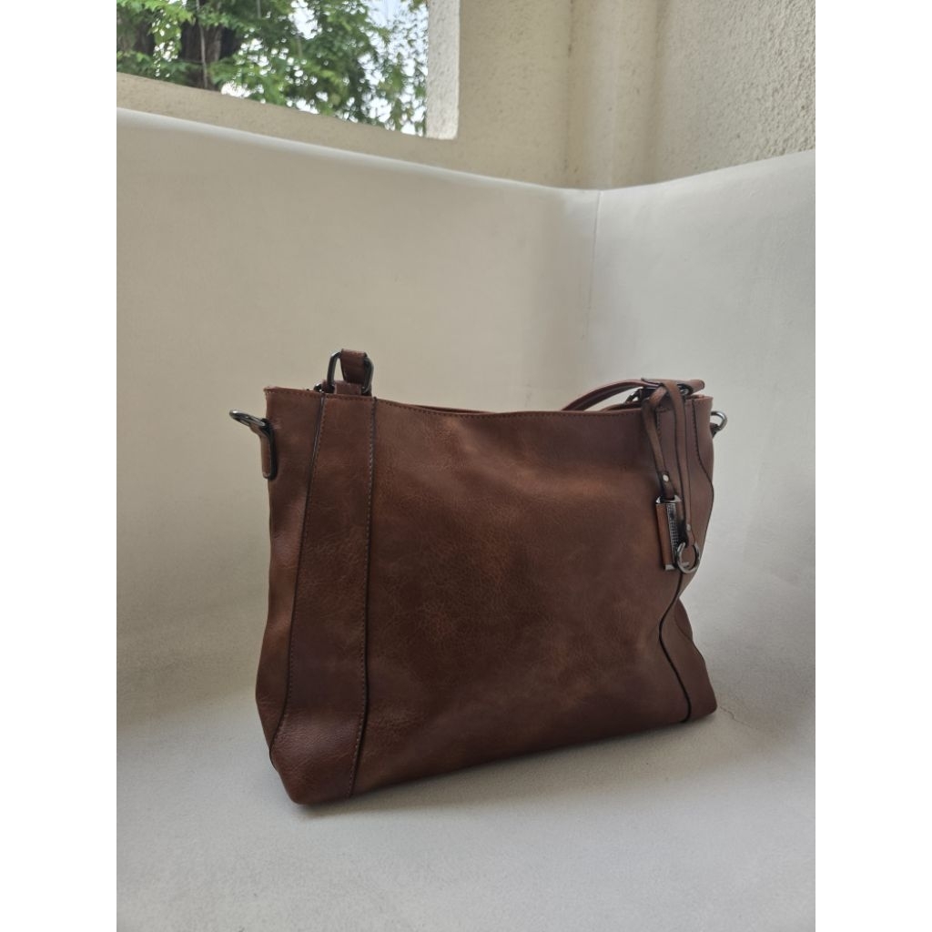 Seraphina – Tas Kulit Wanita Elegan Tas Bahu Branded Untuk Kerja dan Casual