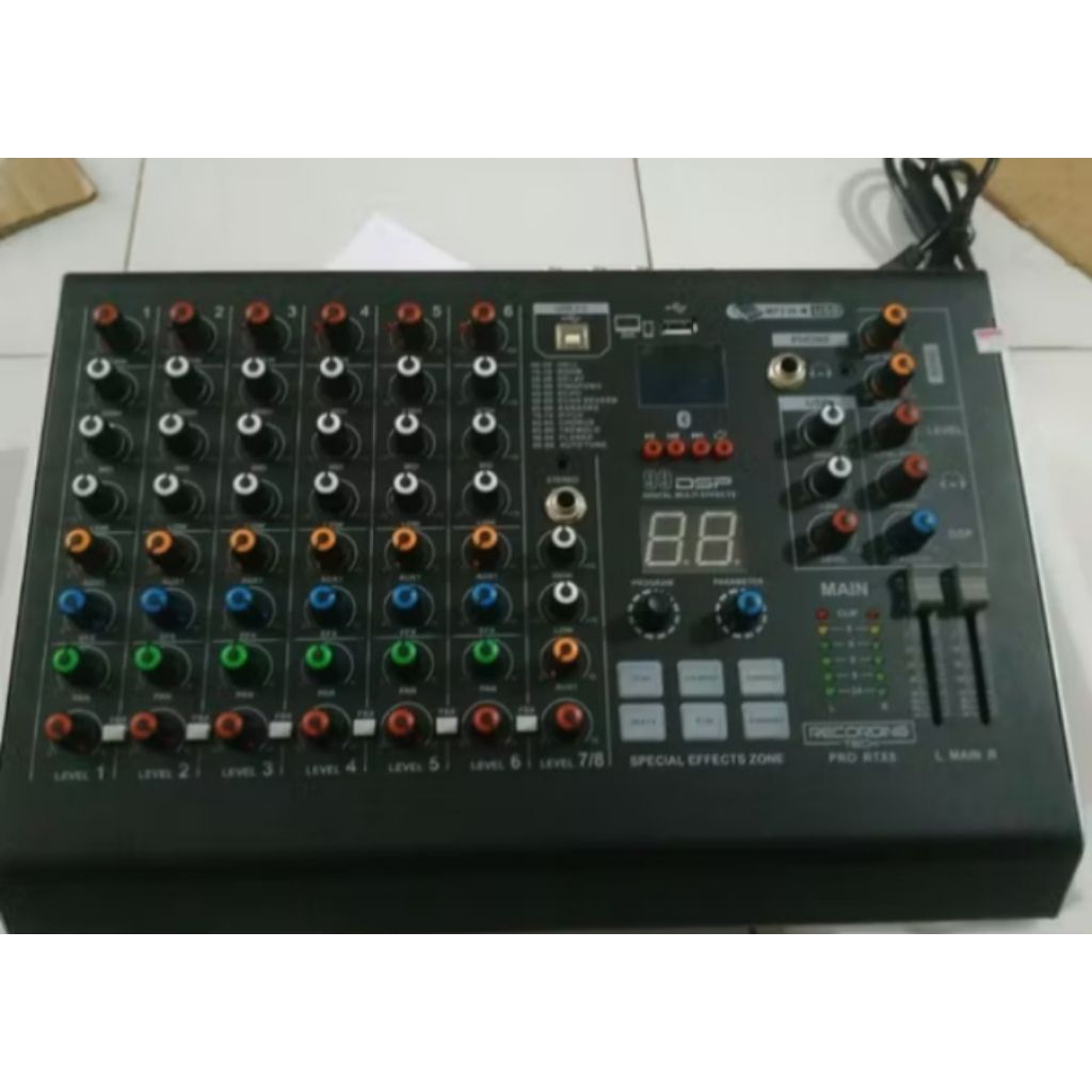 mixer 8 Chanel recording tech pro rtx 8