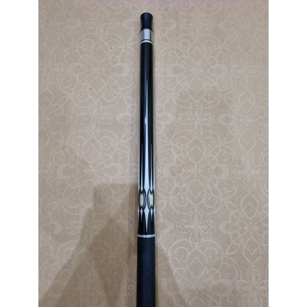 PREDATOR BLAK 4-4 LIKE NEW