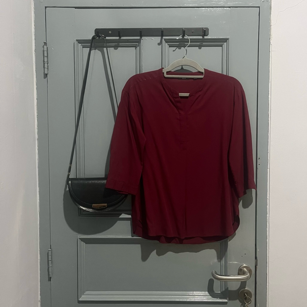 Preloved - Uniqlo Maroon Rayon Blouse