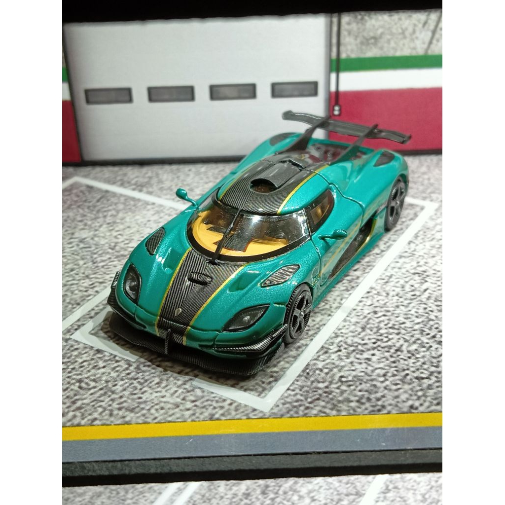 mj model koenigsegg one green