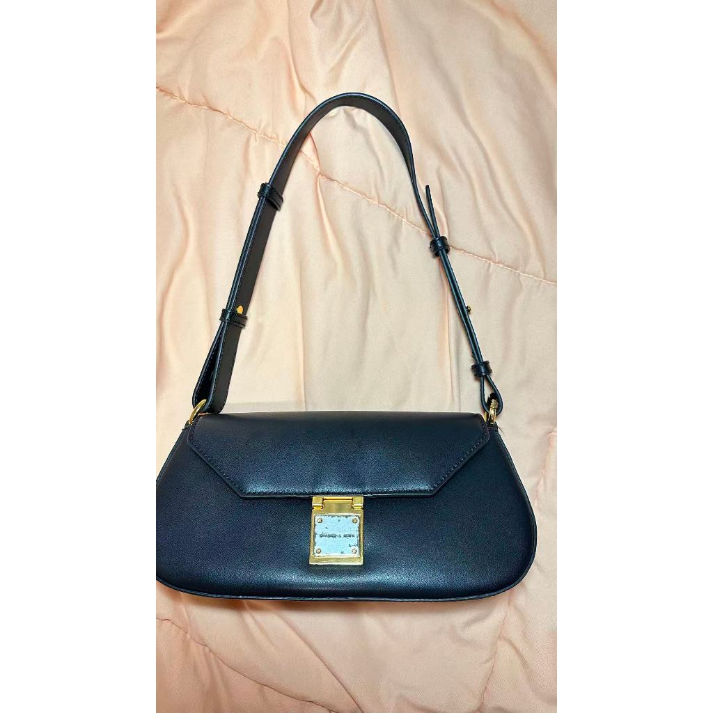 Preloved - Tas CnK Crossbody and Shoulder bag - Black