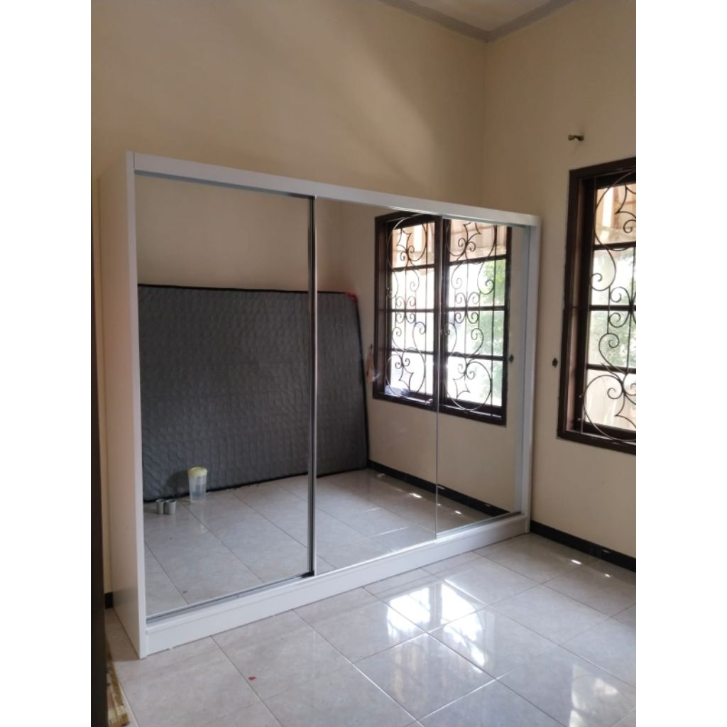 lemari pakaian sliding minimalis custom