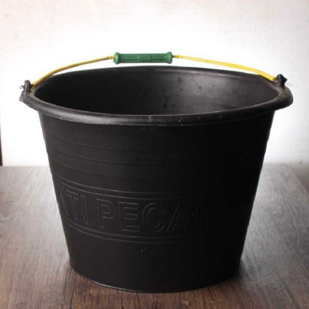 Ember Hitam Karet Plastik Anti Pecah/ Ember Karet/ Ember Murah