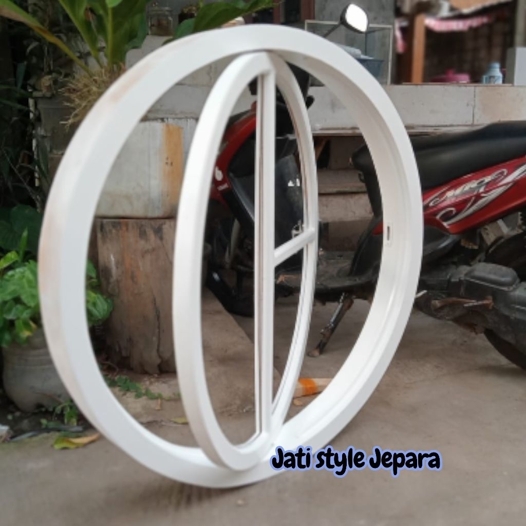 Kusen Jendela Bundar Aesthetic • Jendela Bundar Bukaan Putar 360°  • Kayu Jati Solid Tpk Grade A  • 