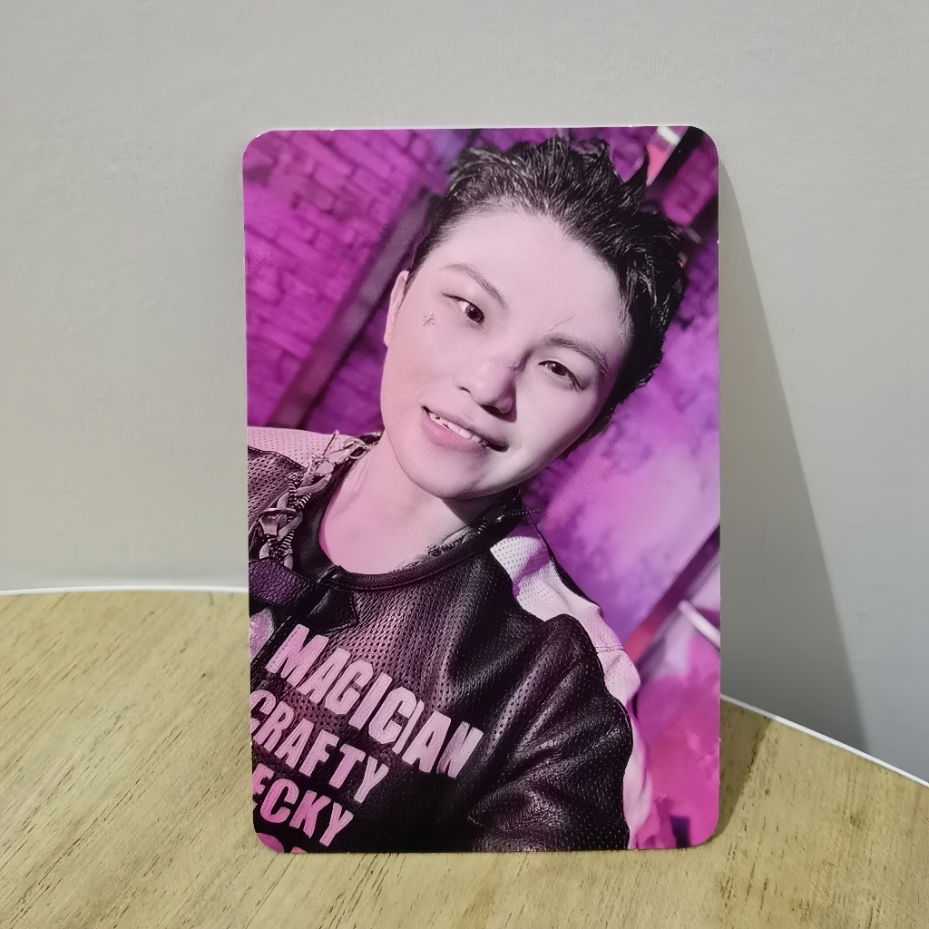 official photocard seventeen woozi gigit bibir gongbang event happy burtsday woozi gb woozi broadcas