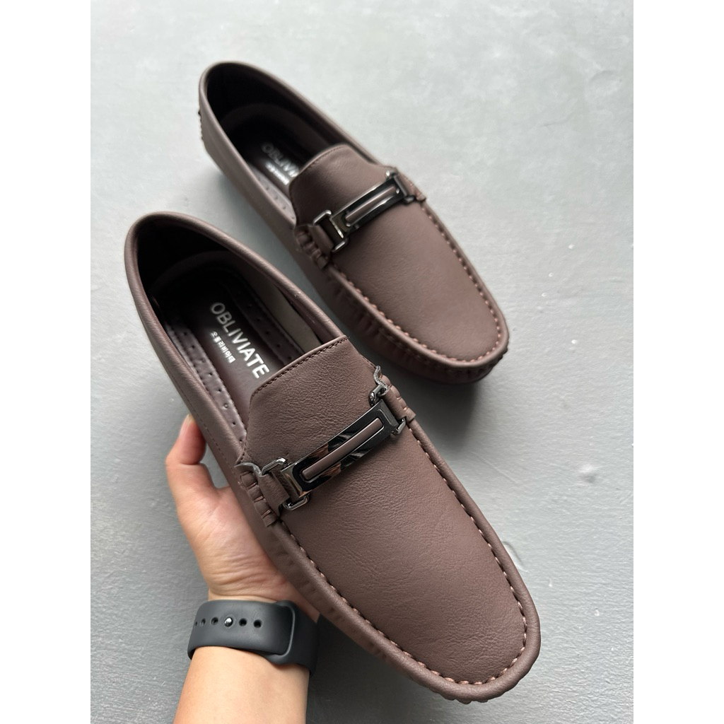 Sepatu Pantopel Dewasa Laki-laki Obliviate