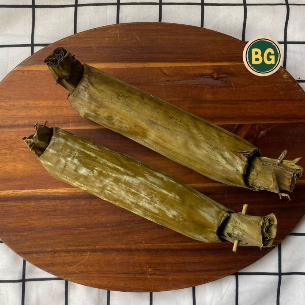 Lontong daun pisang, lontong daun matang, lontong