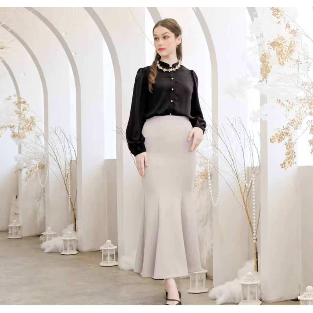 Preloved Sarah Skirt by Femme Outfit Grey