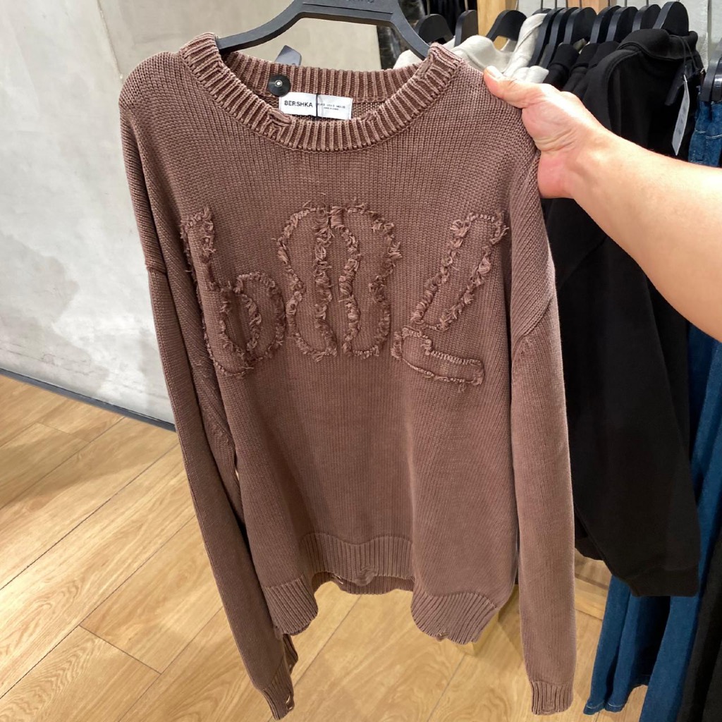 Jastipp. Sweater Knitwear Bershka (MAN)