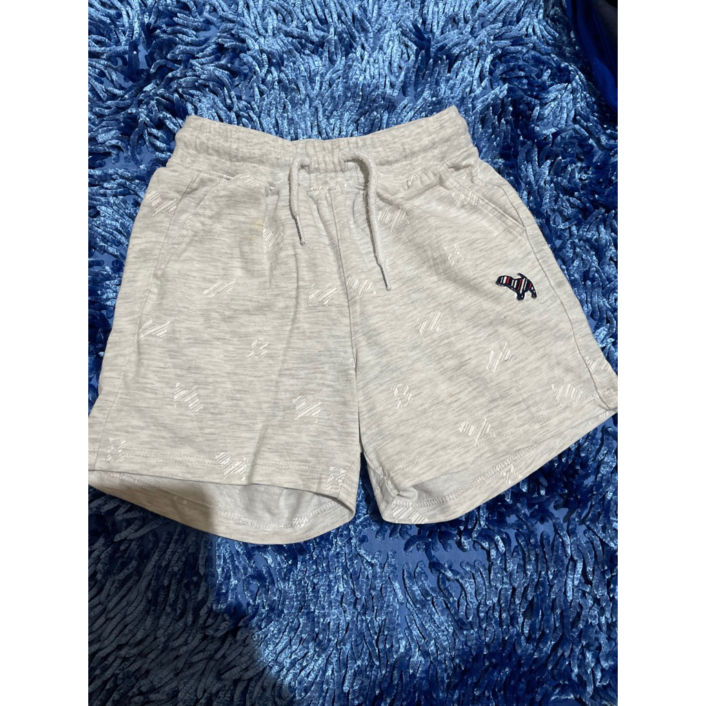 celana pendek bluedog warna abu bahan tebal 2-3th LIKE NEW/ cream tag 120 (3-5th)