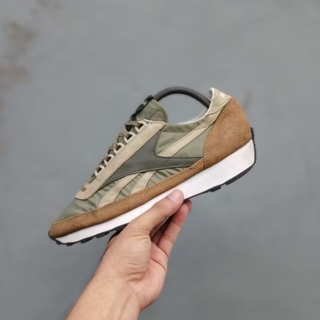 SEPATU SNEAKERS CASUAL RUNNING REEBOK AZTEC BROWN ORIGINAL